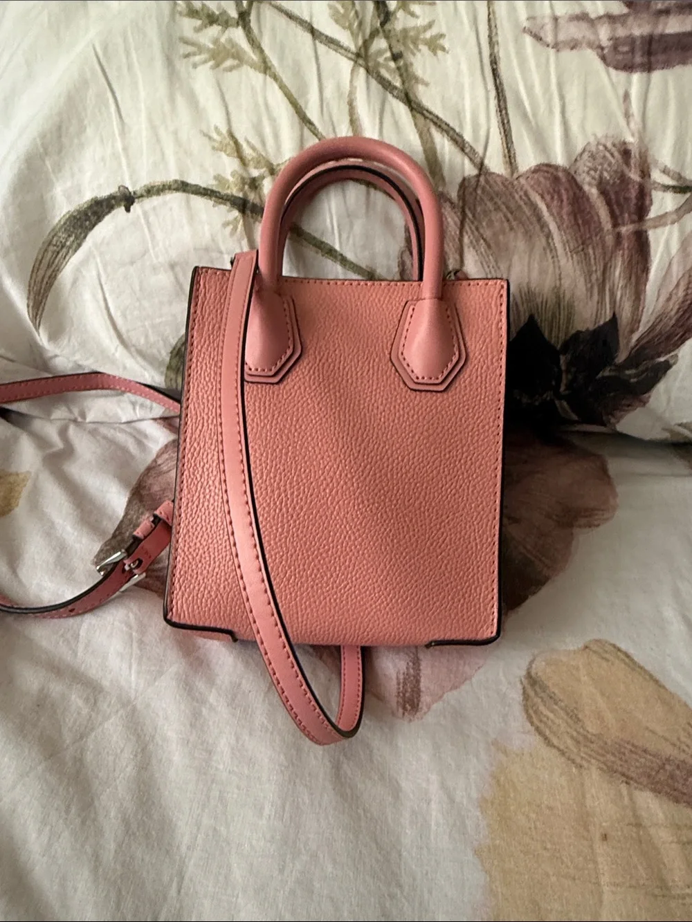 Michael Kors compact pebbled